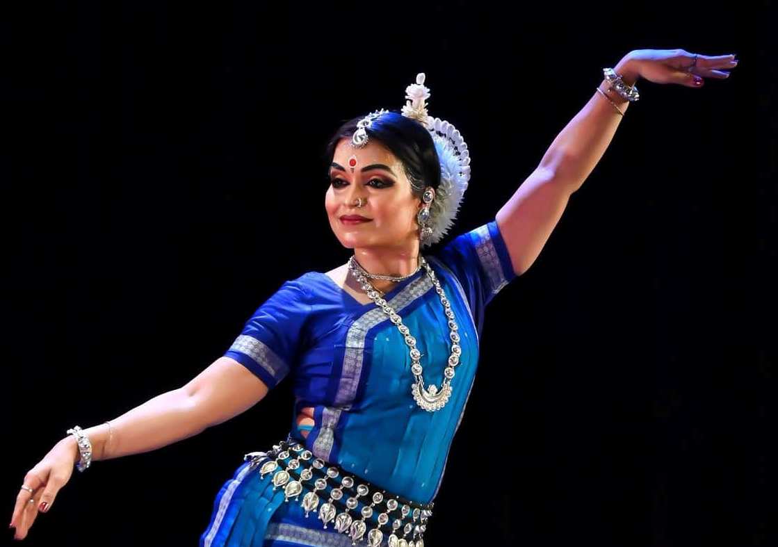 Lisa Santhanam — Odissi